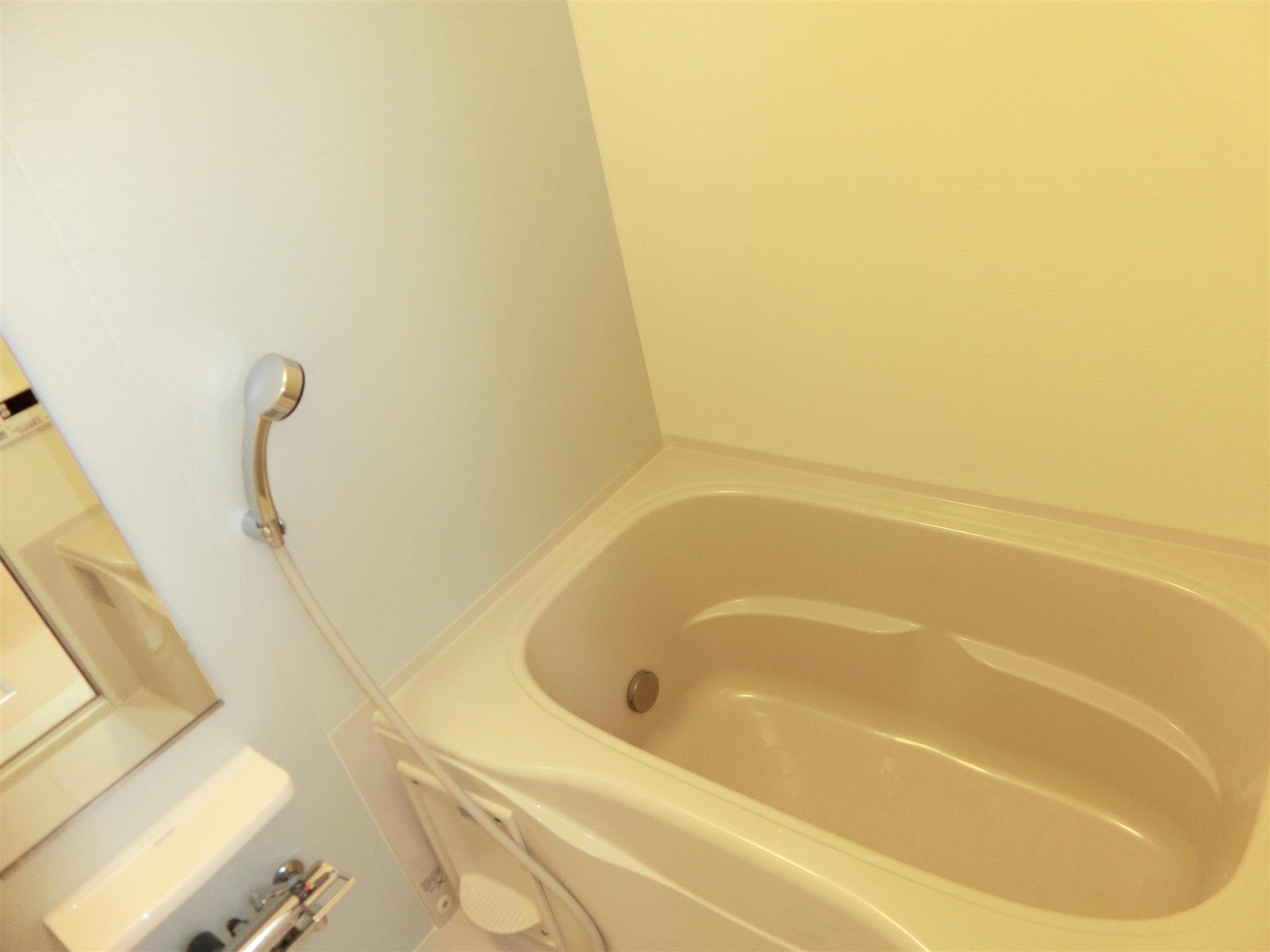 バス・シャワールーム　追焚機能＆浴室乾燥機付きのバスルーム♪