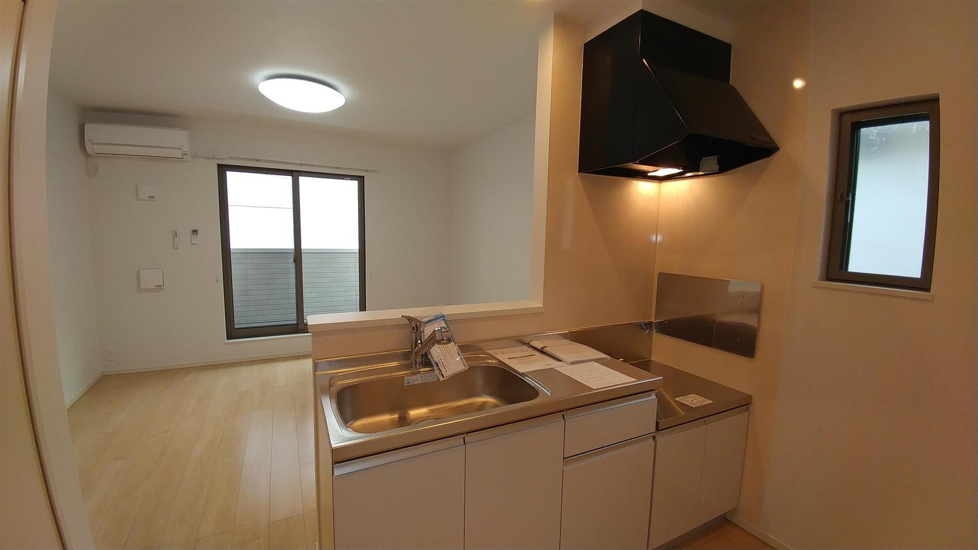 居室・リビング　家族でゆっくりとくつろげる広々としたリビング10.2帖♪