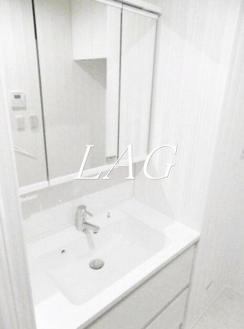 洗面設備　独立洗面台です。