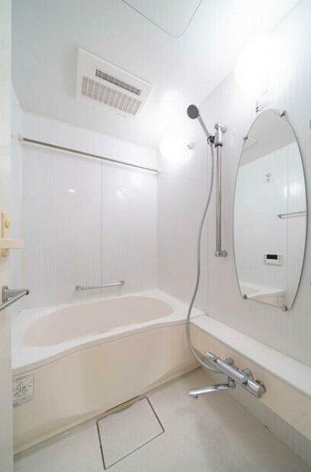 バス・シャワールーム　※こちらの写真は他部屋になり参考写真です