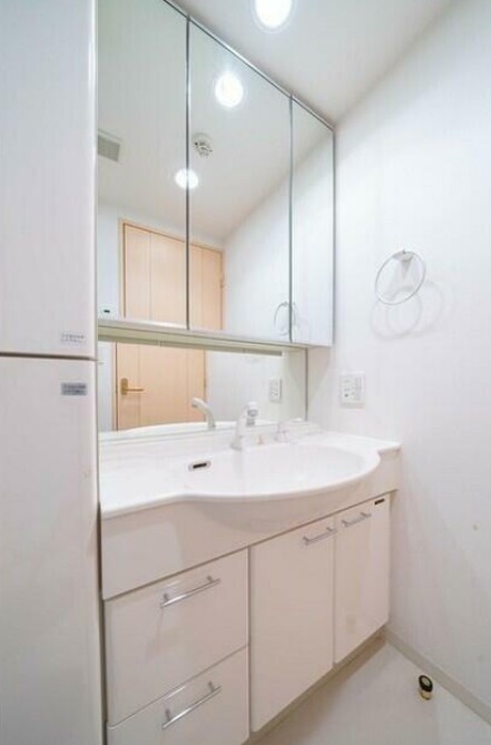 洗面設備　※こちらの写真は他部屋になり参考写真です