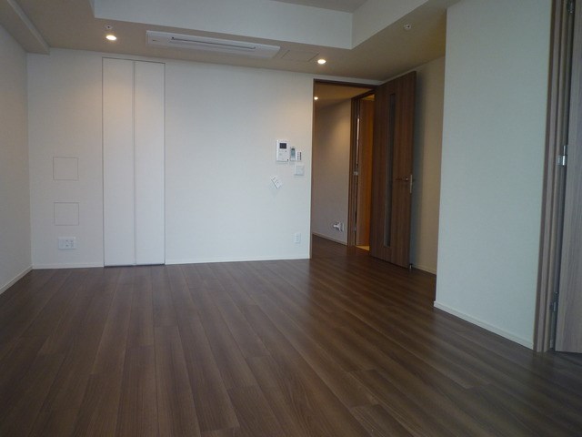 居室・リビング　※参考写真（同物件別部屋です）