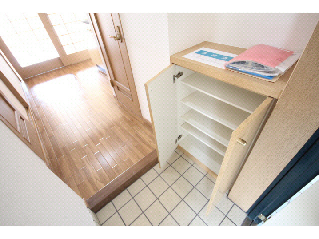 玄関　下駄箱もあります