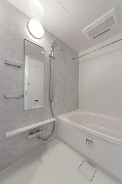 バス・シャワールーム　※写真は同タイプ住戸です。