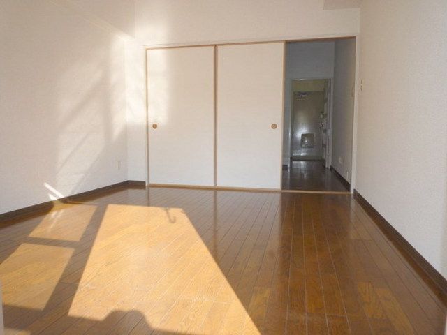 その他部屋・スペース　日当り良好　広々洋室フローリング
