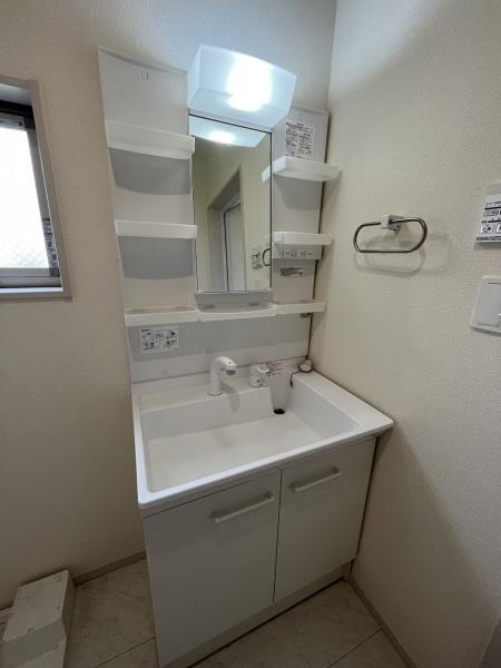 洗面設備　便利なシャンプードレッサー付き