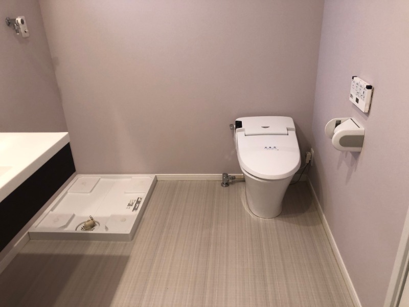トイレ　落ち着いた色調のトイレです♪