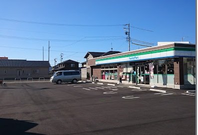 コンビニ　ファミリーマート　焼津小川店（コンビニ）まで396m