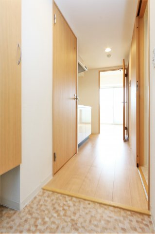 玄関　同物件・別部屋（参考写真）