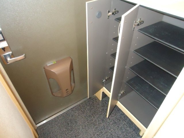 玄関　下駄箱