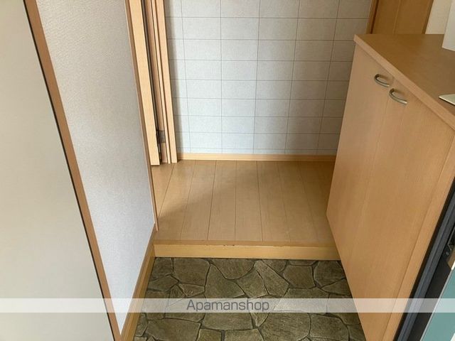 カーサモニカ A棟の玄関写真