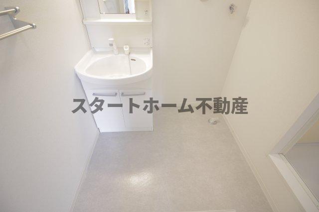 洗面設備　脱衣スペースもあります