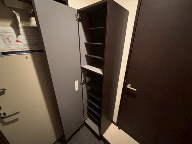 玄関　玄関も十分な広さです