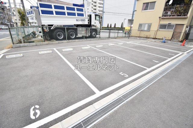 駐車場　敷地内駐車場