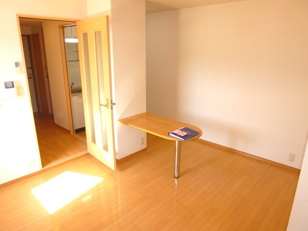 居室・リビング　床色が明るくて綺麗です♪