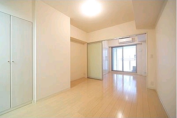 居室・リビング　写真は同タイプ住居です。