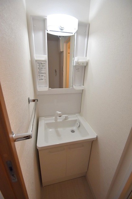 洗面設備　シャワー付洗面台