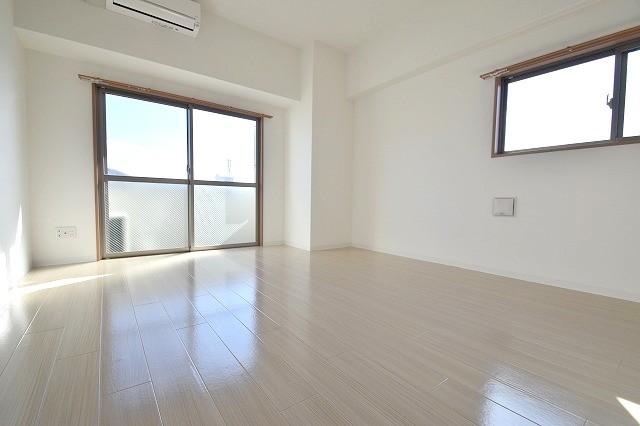 その他部屋・スペース　広々洋室10帖