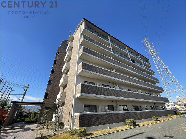 建物外観　オートロック、防犯カメラ付きで安心！