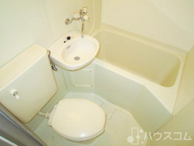 バス・シャワールーム　ユニットバスは家賃に免じて我慢です！