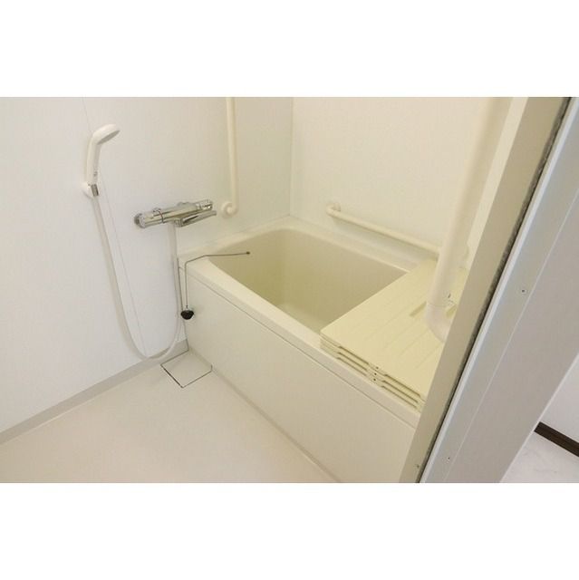 バス・シャワールーム　写真は同タイプ住居です。