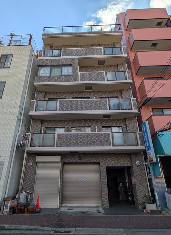 摂建ビルドの外観写真