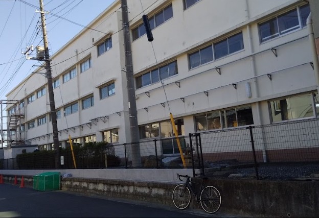 小学校　横浜市立大曽根小学校（小学校）まで1979m