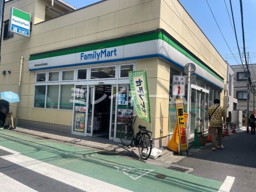 コンビニ　ファミリーマート 伊勢彦鮫洲旧東海道店（コンビニ）まで102m