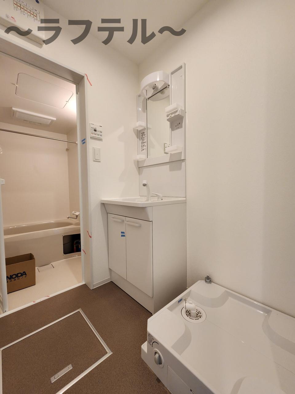 洗面設備　同メーカー施工　別部屋イメージ写真