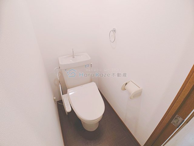 地下鉄桜通線 瑞穂運動場西駅 徒歩4分 8階建 築31年のトイレ写真