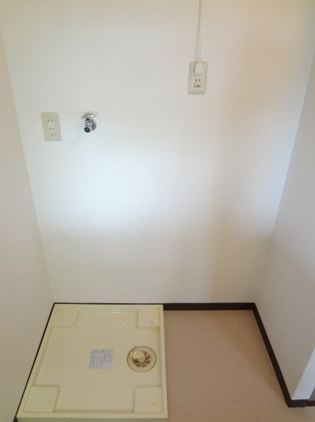 その他設備　【参考写真掲載】洗濯機置き場は室内です。