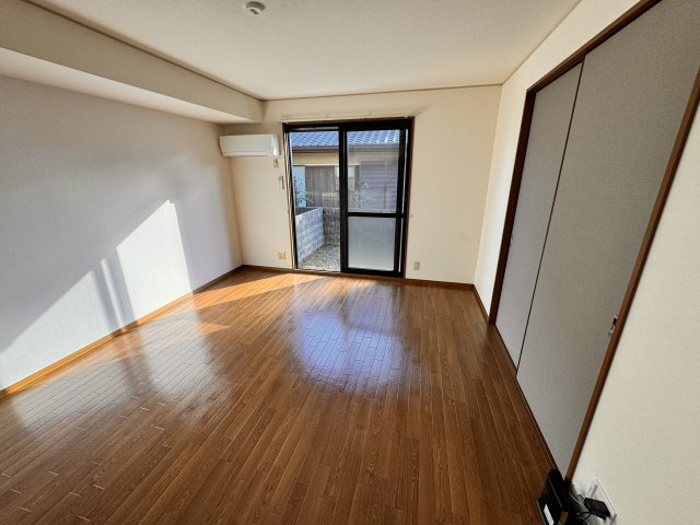 ＪＲ山陽本線 網干駅 徒歩27分 2階建 築27年の居間写真