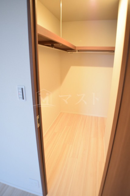 収納　同マンションの別室の写真になります。