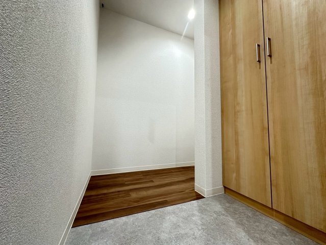 玄関　詳細は、RISUMO江坂本店までお問合せください♪