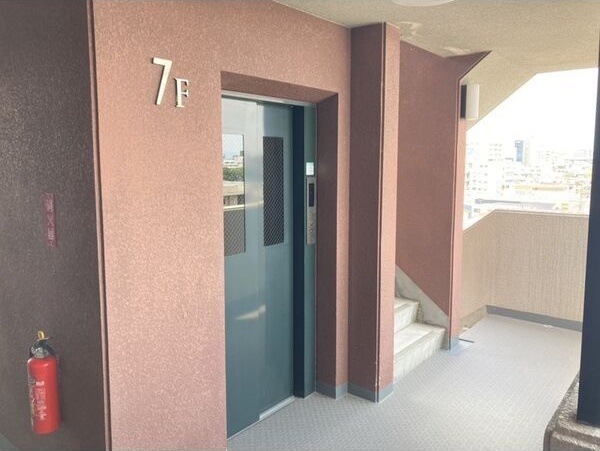 地下鉄名城線 名古屋城駅 徒歩14分 8階建 築28年の外観写真