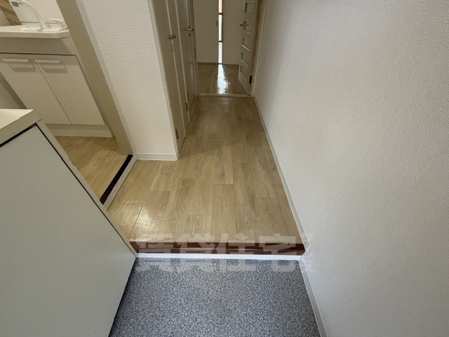 地下鉄堺筋線 恵美須町駅 徒歩6分 11階建 築40年の玄関写真