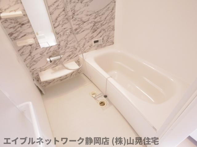 バス・シャワールーム　お風呂で日々の疲れを落としましょう