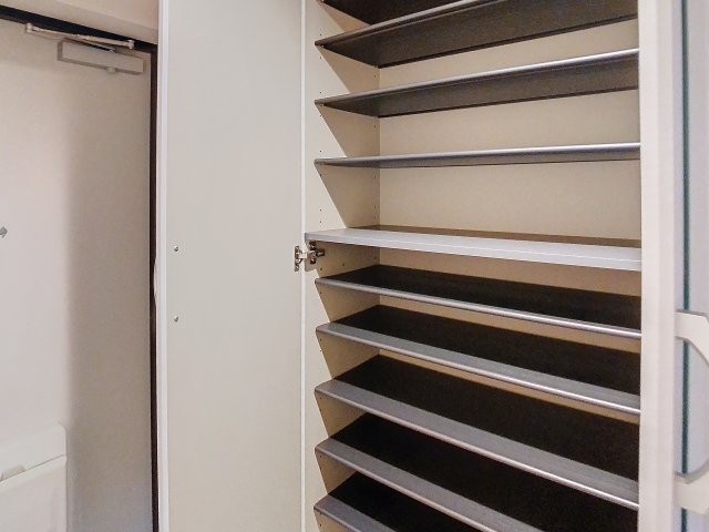 収納　掲載写真は空室の別部屋を掲載しております。実際のお部屋と仕様