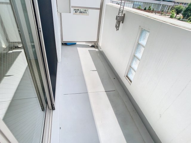 バルコニー　掲載写真は空室の別部屋を掲載しております。実際のお部屋と仕様