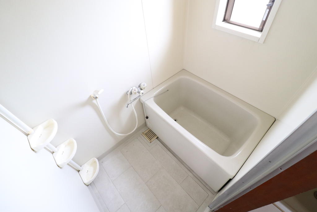バス・シャワールーム　窓付きバスです！