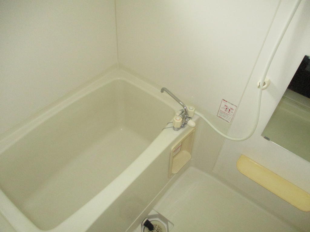 メンバーズタウン月町C棟の風呂写真