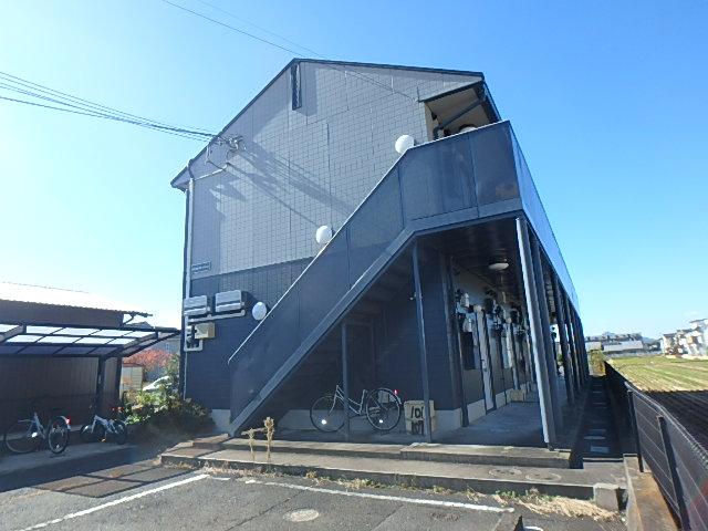 橿原市新口町のアパートの建物外観