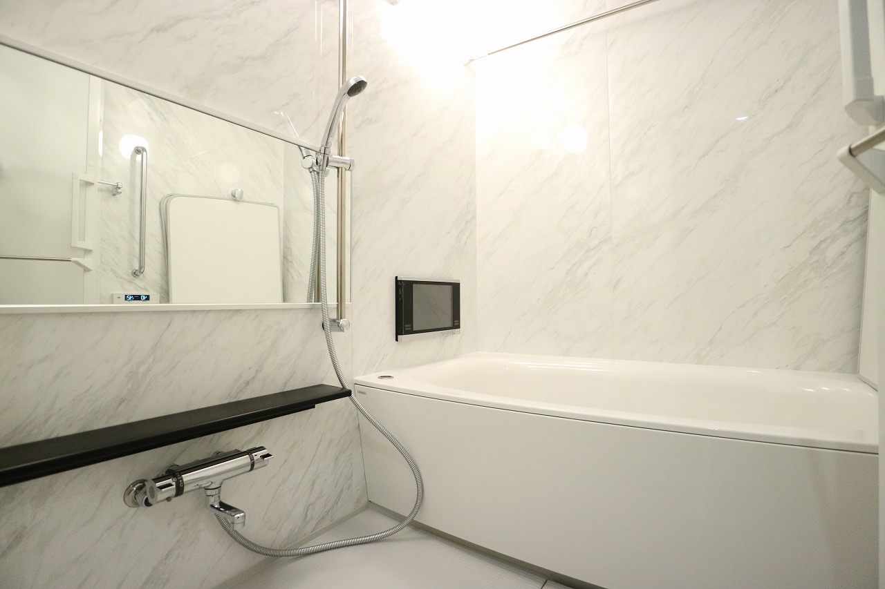 バス・シャワールーム　TV・浴室乾燥機付き
