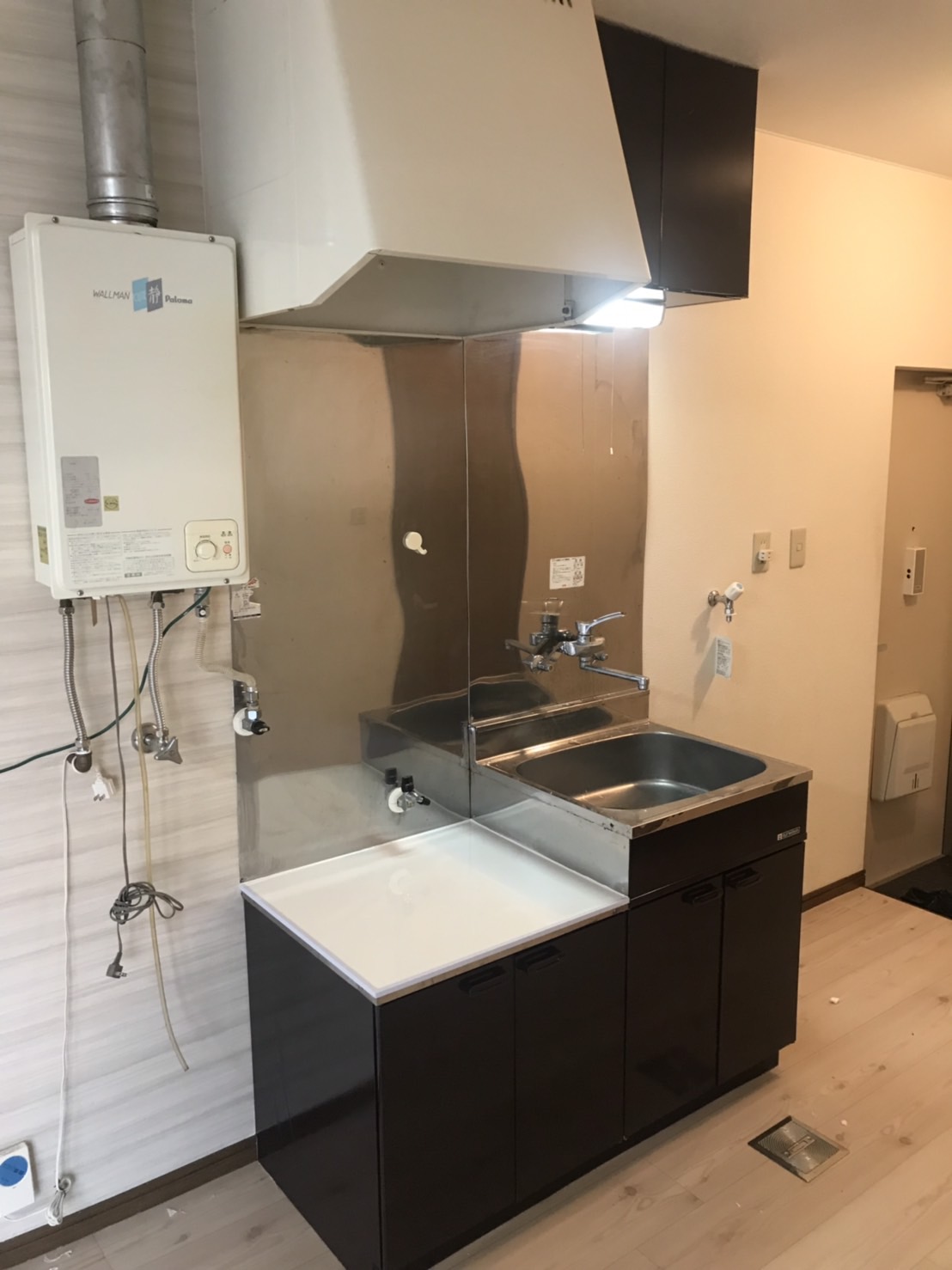 キッチン　ガスコンロ設置要