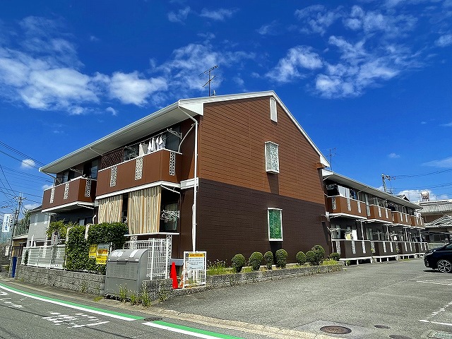 奈良市北永井町のアパートの建物外観