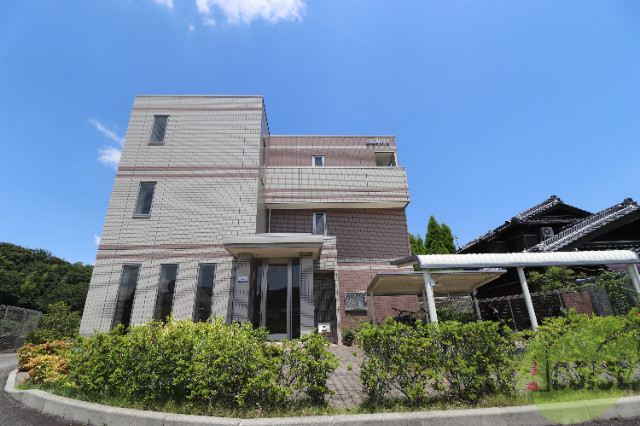 神戸市北区有野町有野のマンションの建物外観