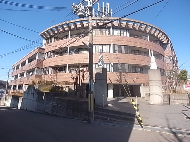 神戸市須磨区白川台のマンションの建物外観