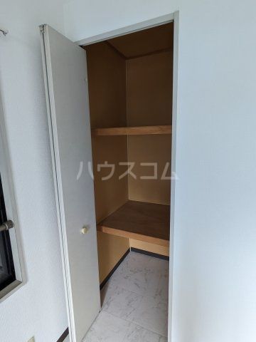 【北葛飾郡杉戸町高野台南のアパートの収納】