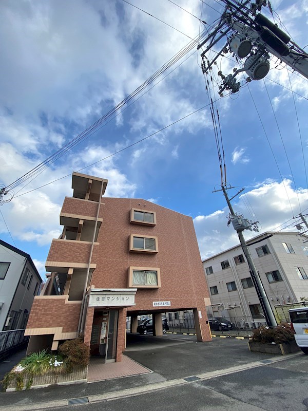 【住吉マンションの建物外観】