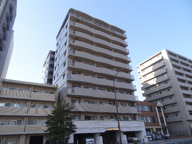 岩国市麻里布町のマンションの建物外観